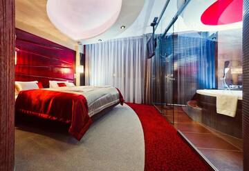 Фото номера Люкс «Премиум» Отель Blue Diamond Hotel Active SPA г. Trzebownisko 3