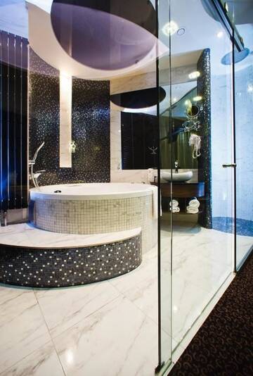 Фото номера Люкс «Премиум» Отель Blue Diamond Hotel Active SPA г. Trzebownisko 11